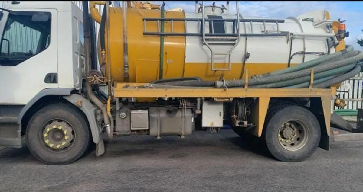 DAF Tanker, Vacuum Tanker, 2000 gallon - Image 3