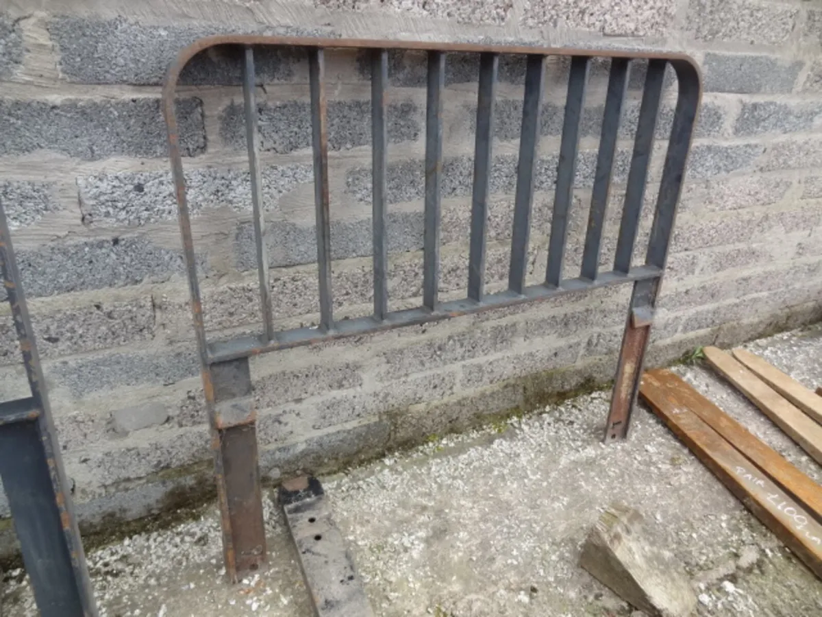 Pallet Fork High Back Rail Guard - Image 2