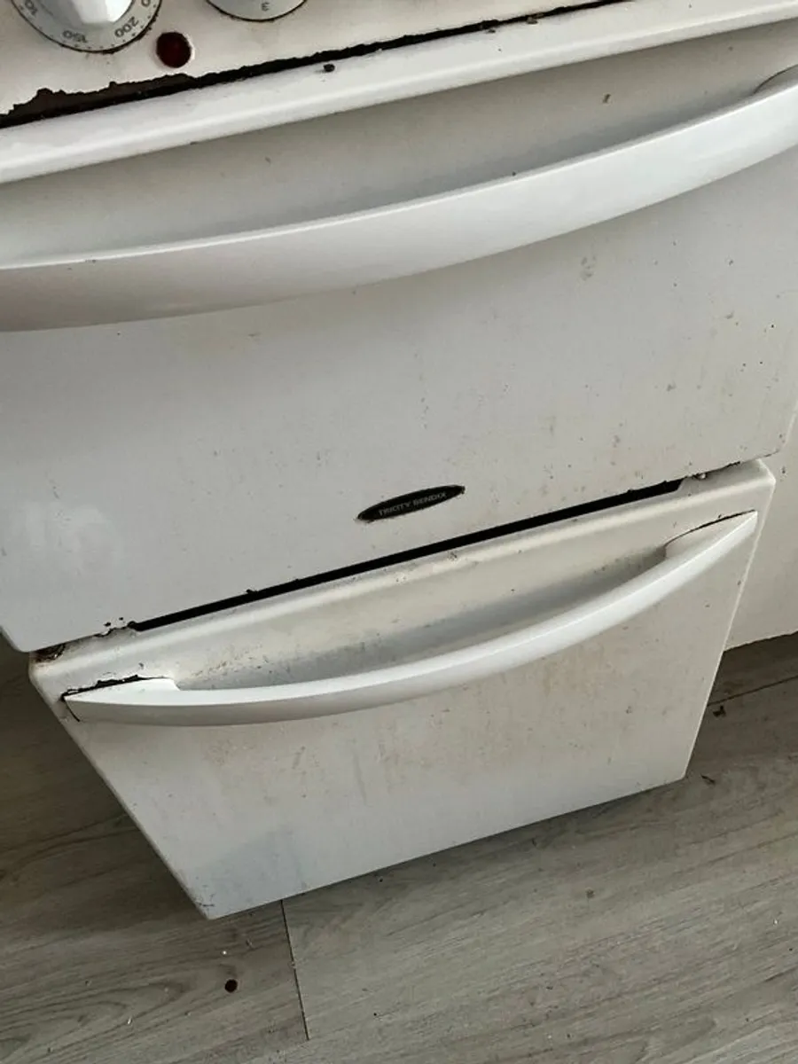 Free Standing Electric Cooker - Image 4