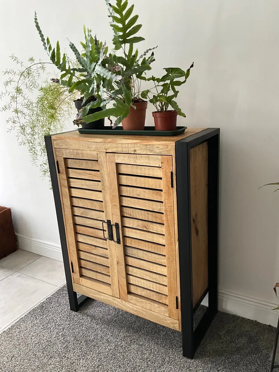 Shoe cabinet - Image 1