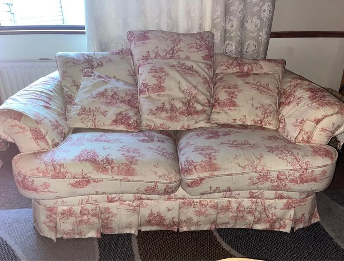 3 piece suite. single, 2 seater and 4 seater - Image 1