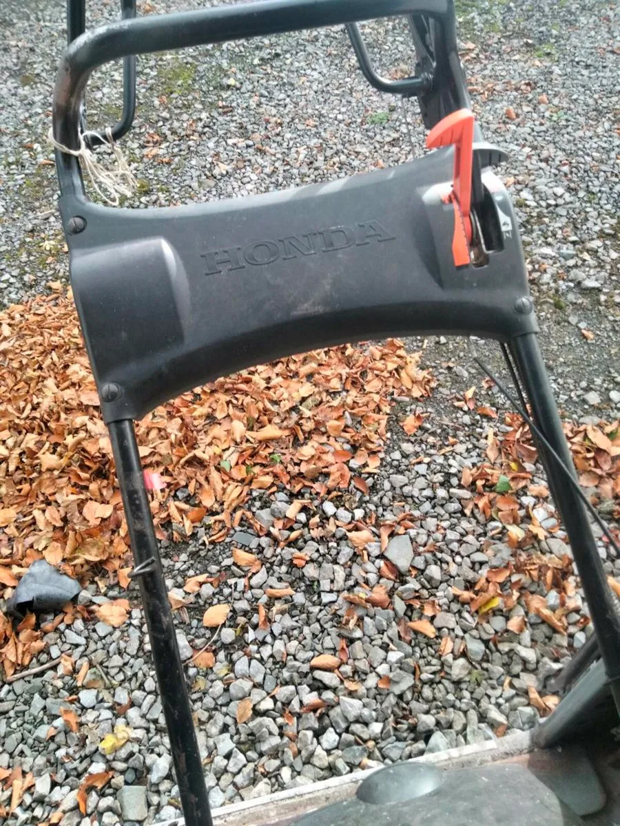 Honda lawnmower - Image 4
