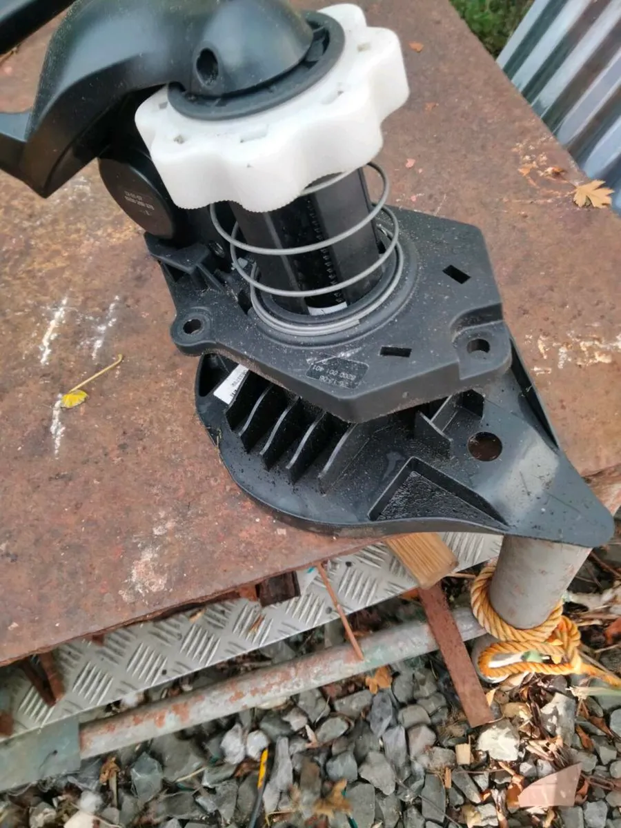 Spare wheel hanger - Image 2