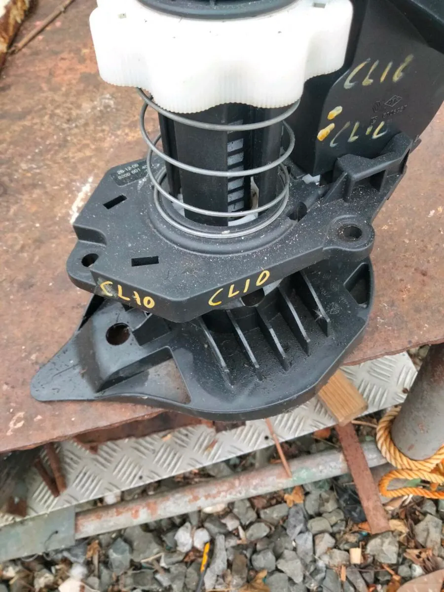 Spare wheel hanger - Image 3