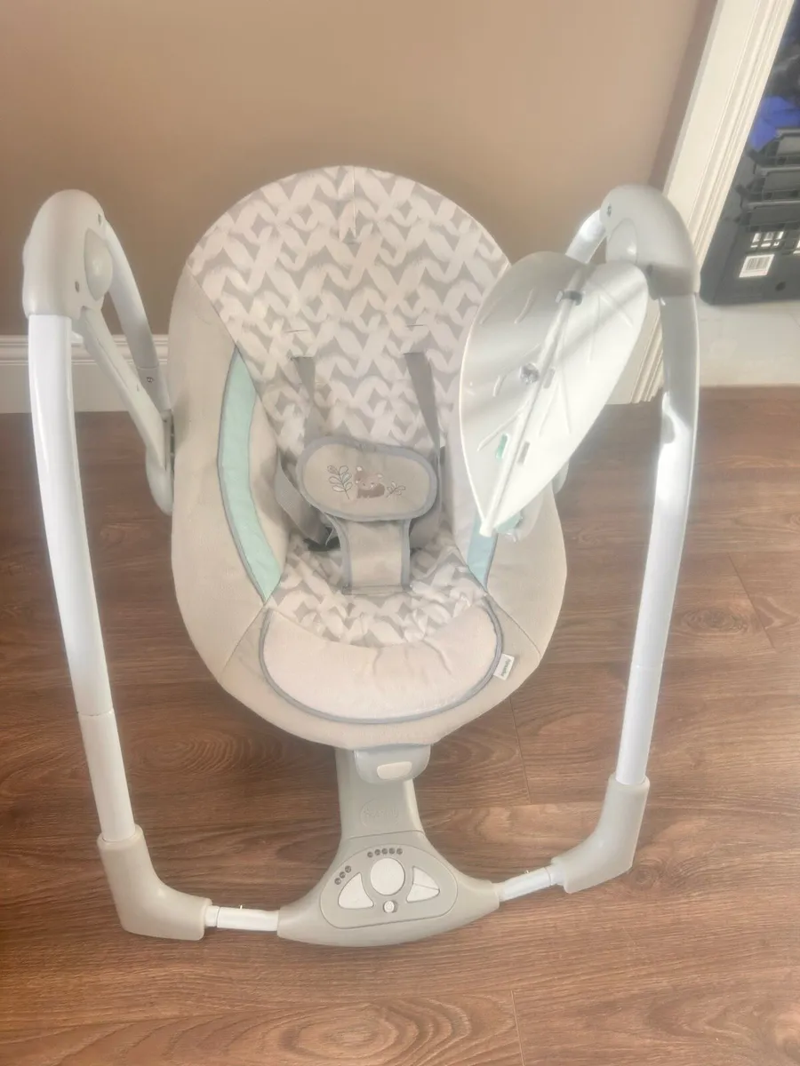Baby swing - Image 1