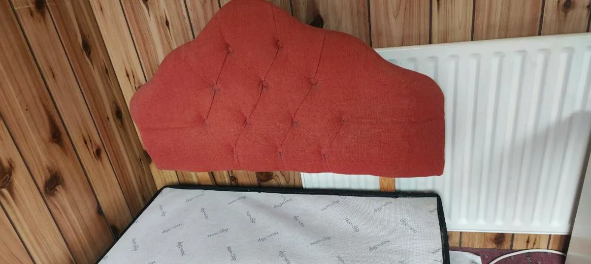 Single bed - Image 1