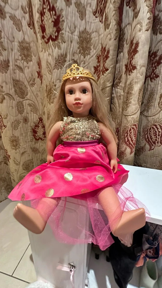 Our Generation wardrobe Deal with 1 Doll - Image 2