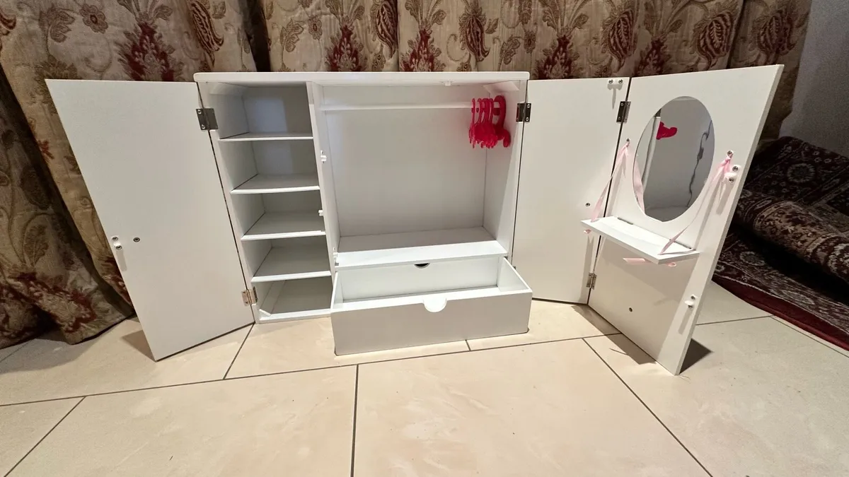 Our Generation wardrobe Deal with 1 Doll - Image 4