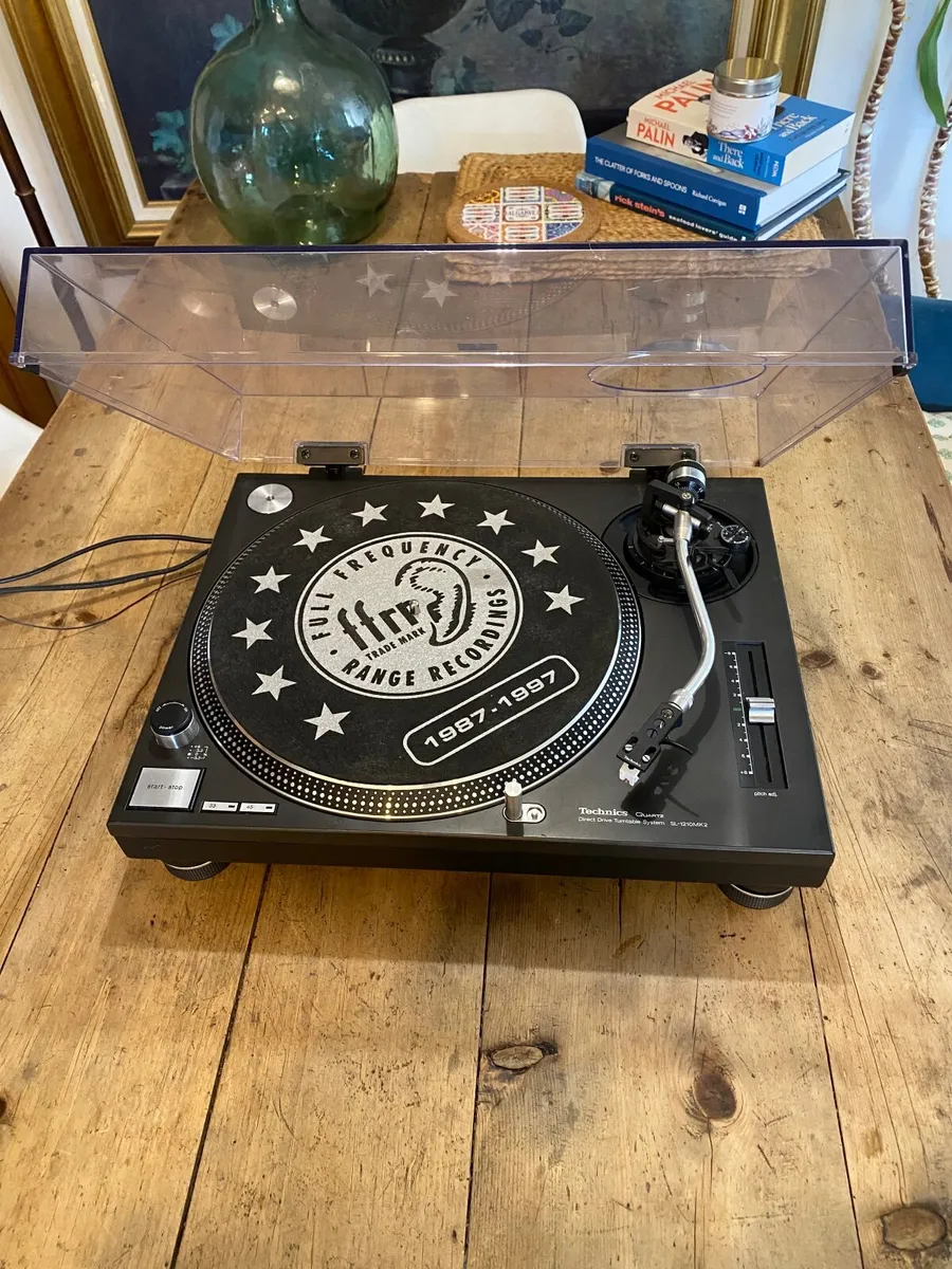 Turntables - Image 4