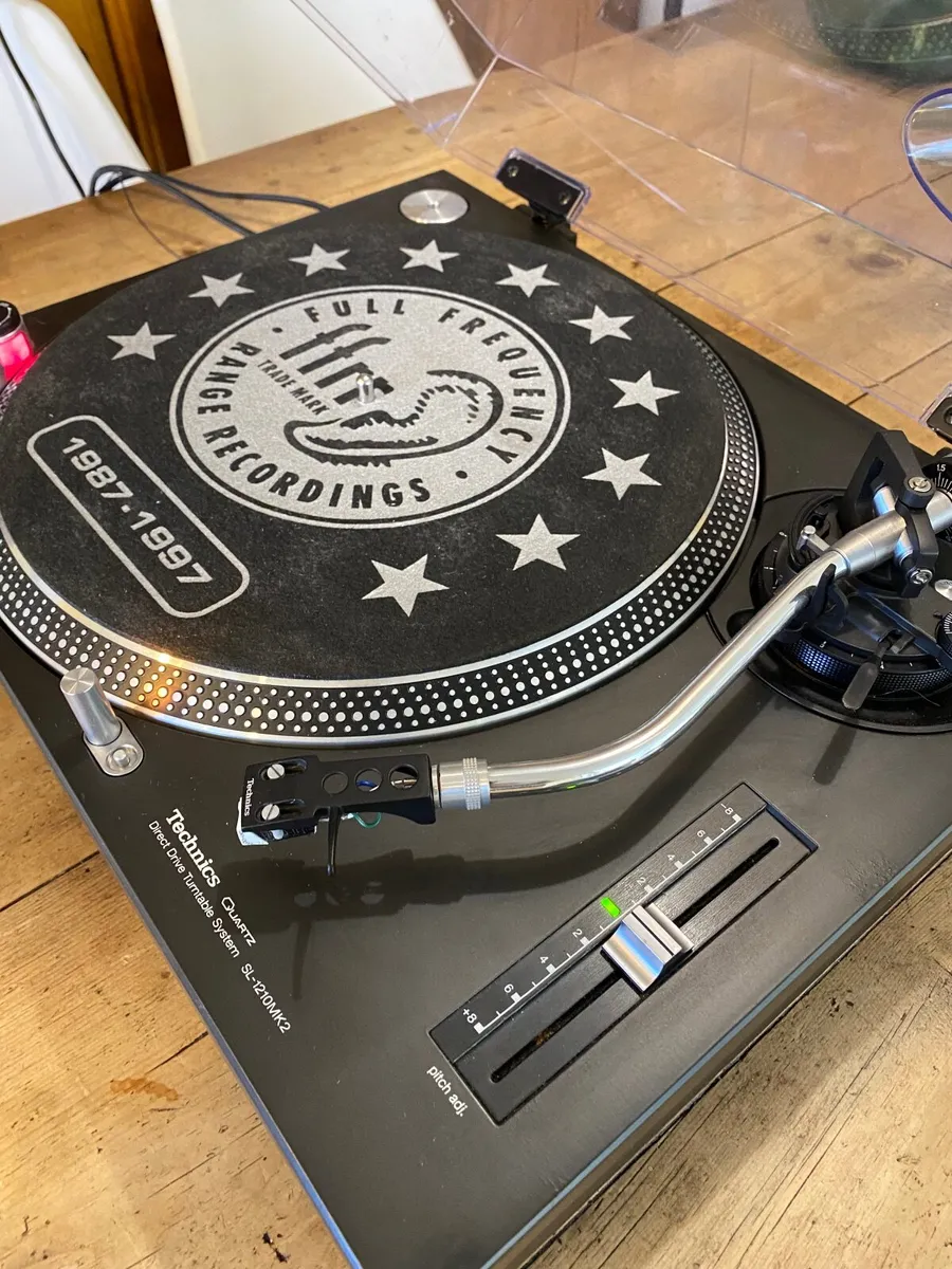 Turntables - Image 1