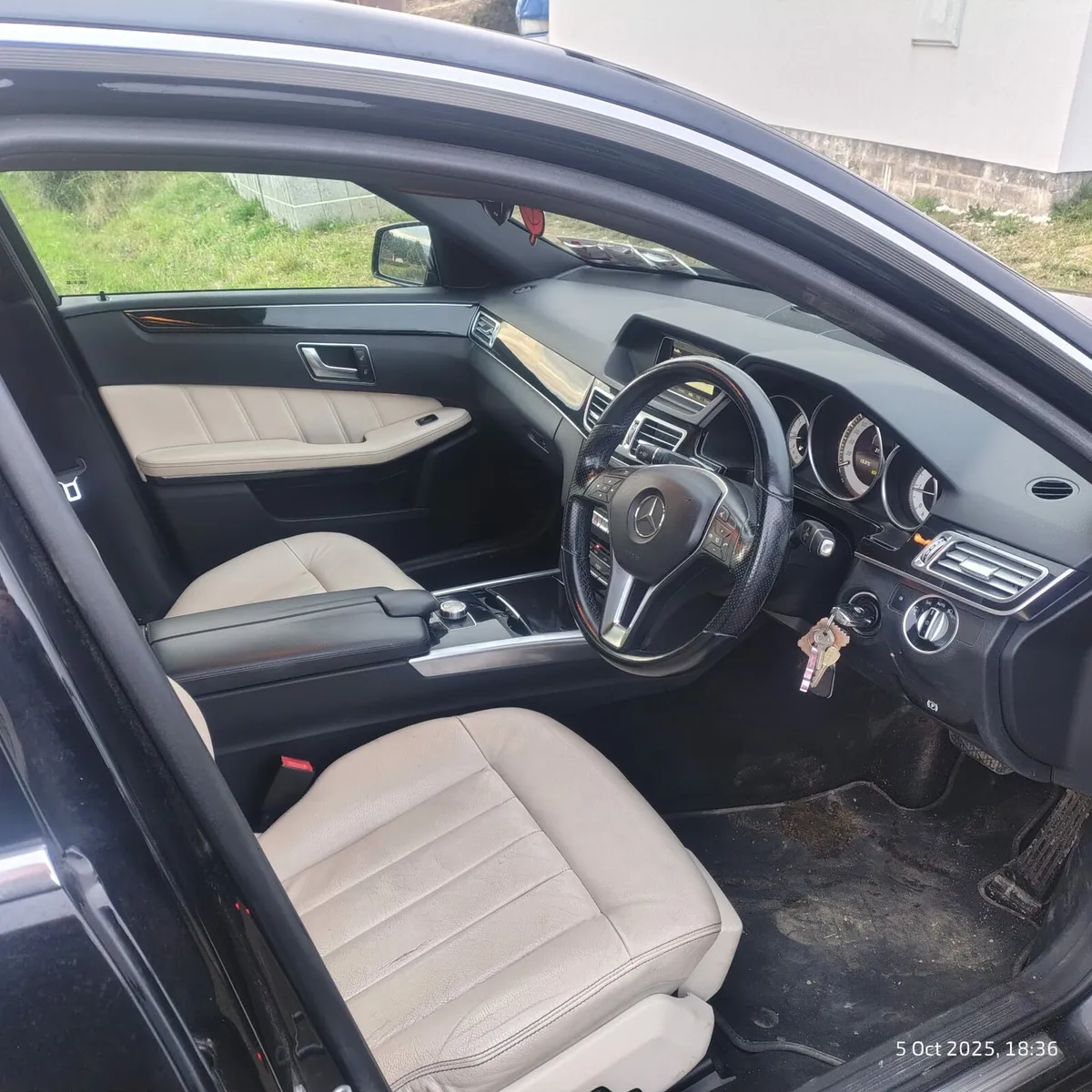 2015 E-Class Mercedes - Image 4