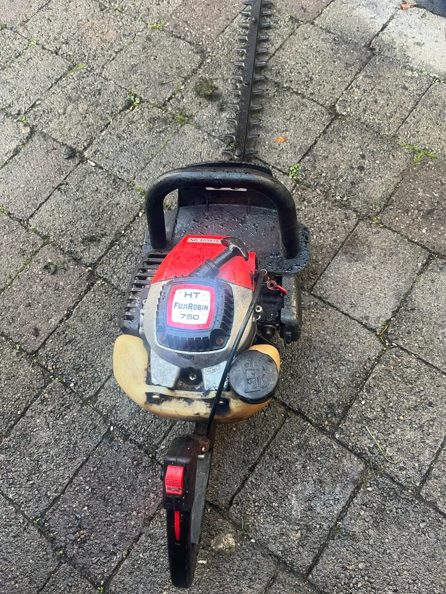 Hedge trimmer - Image 1