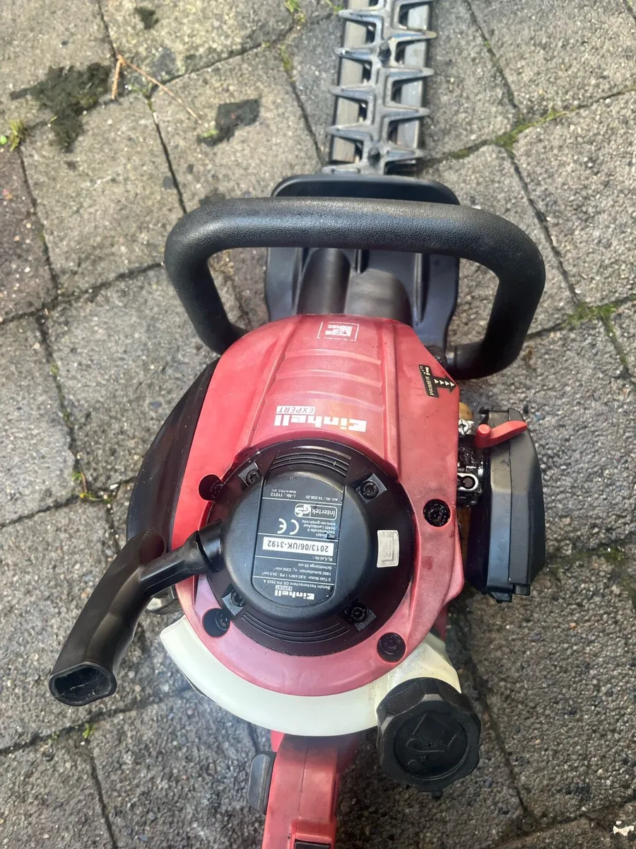 Hedge trimmer. - Image 2