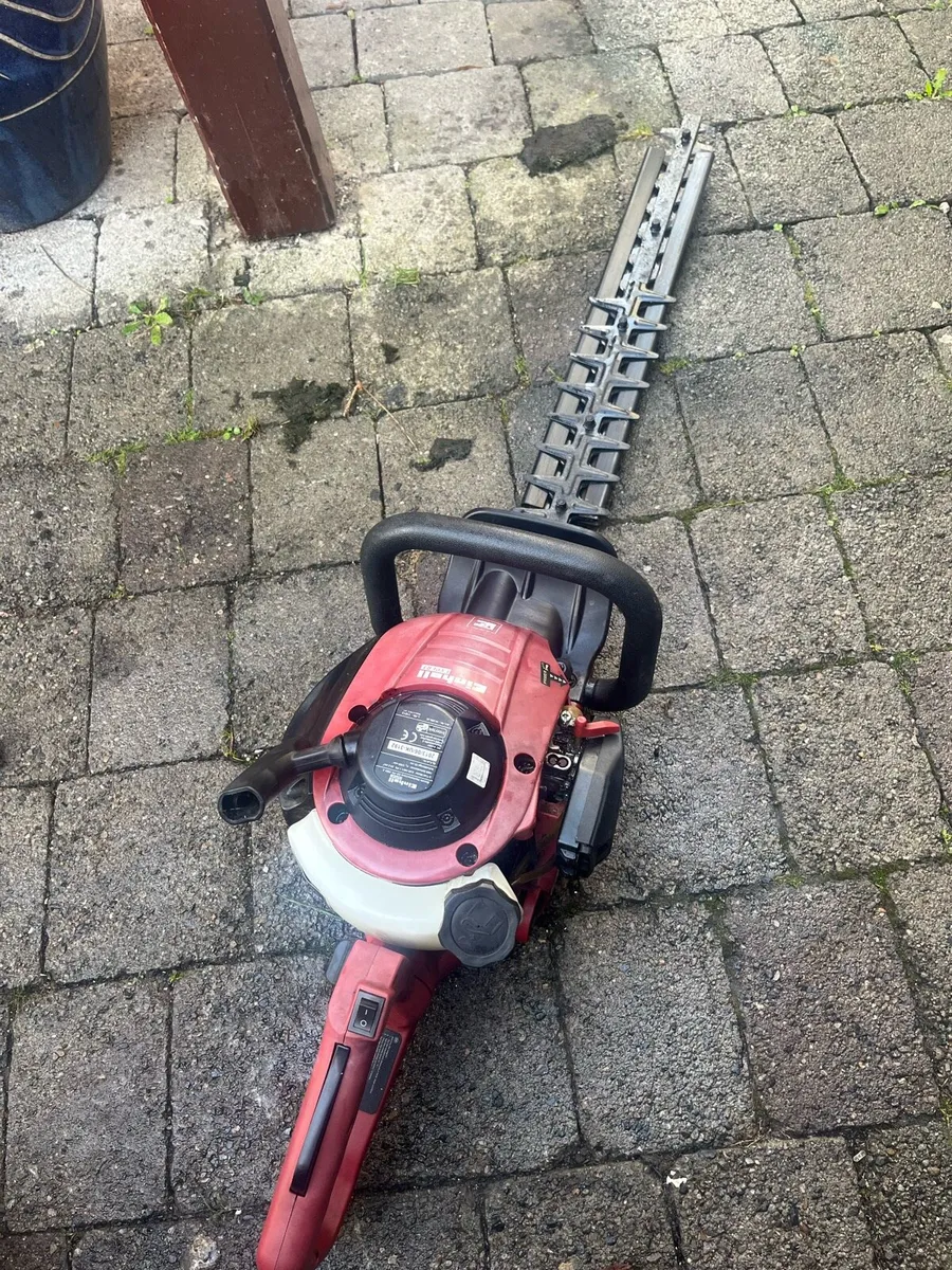 Hedge trimmer. - Image 3