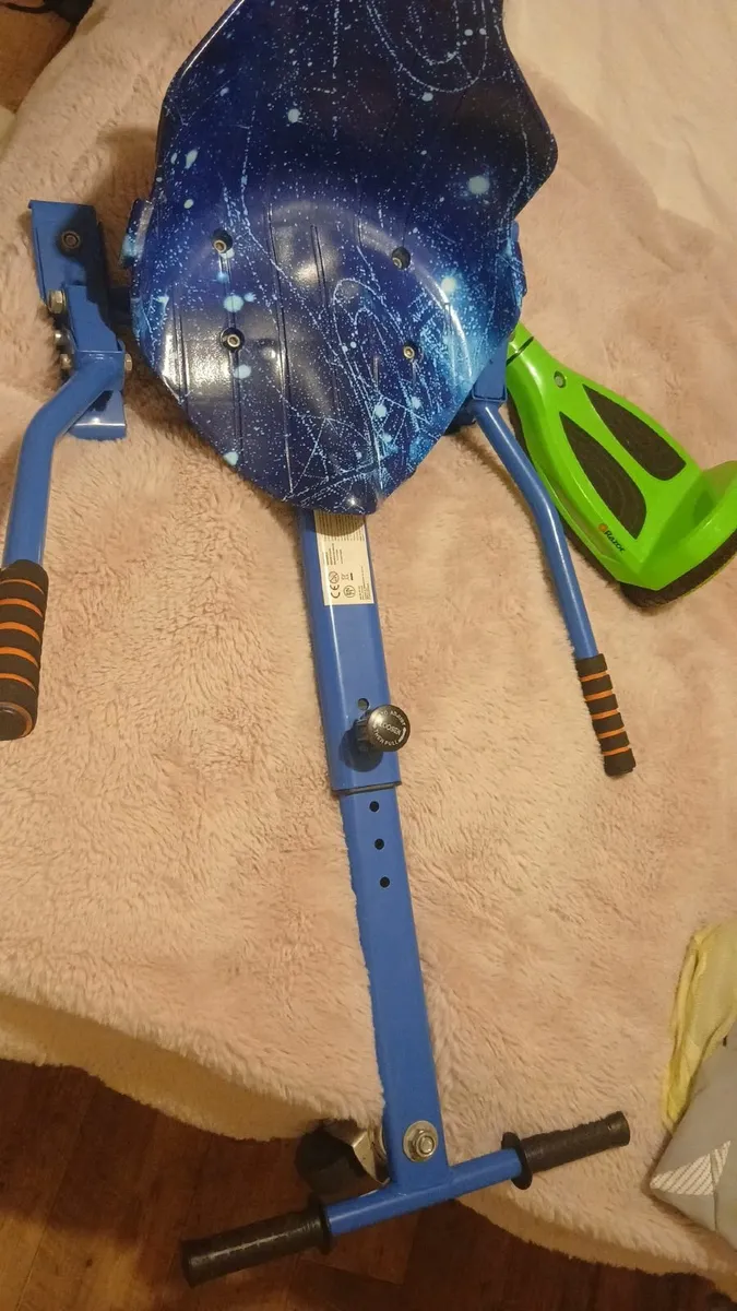 Hoverboard and seat set - Image 1