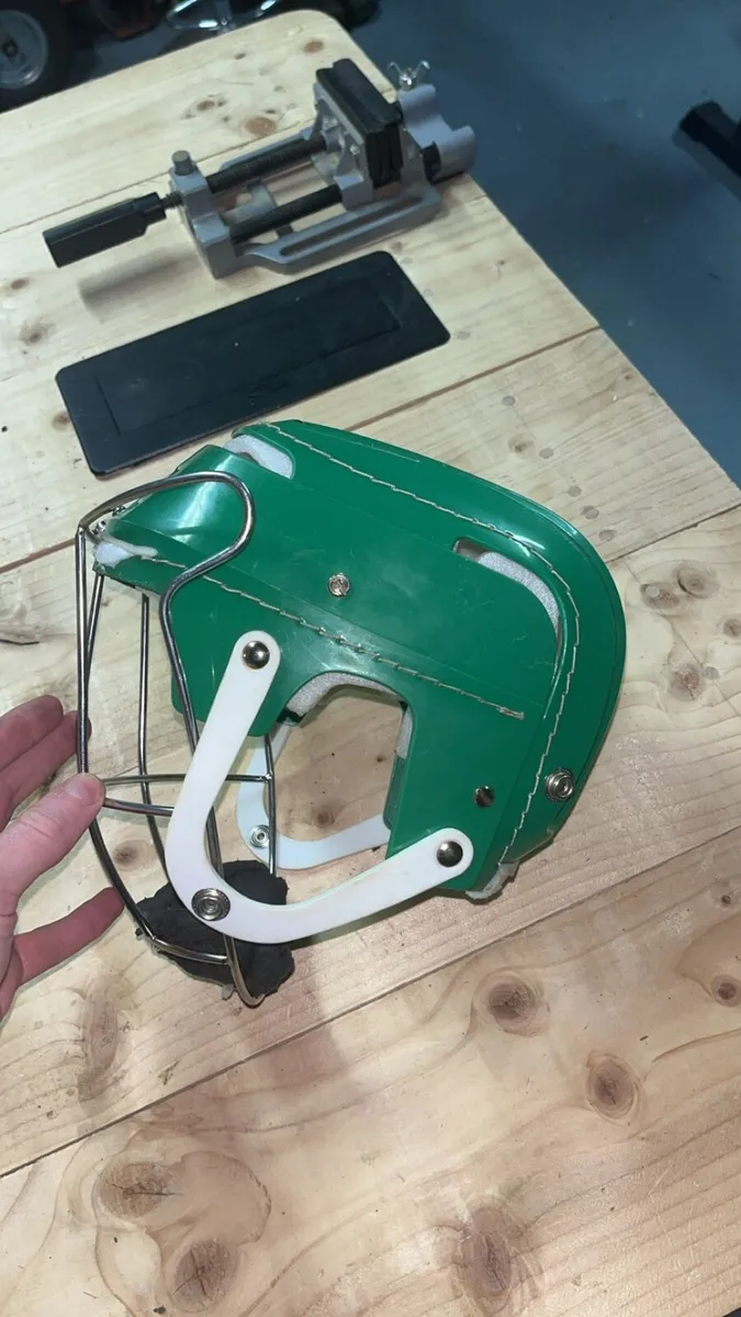 Oldstyle green replica with oldstyle helmet - Image 2