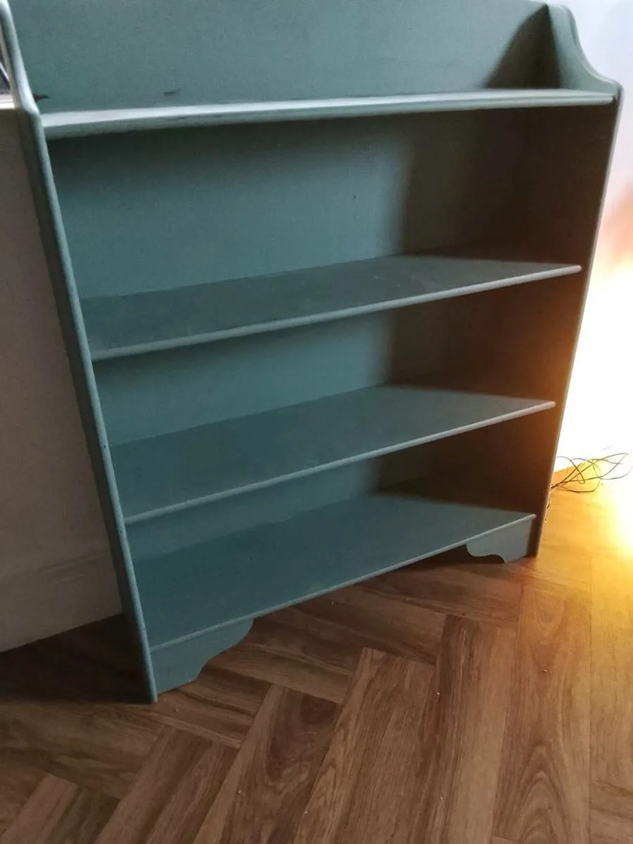 Green Shelf - Image 1