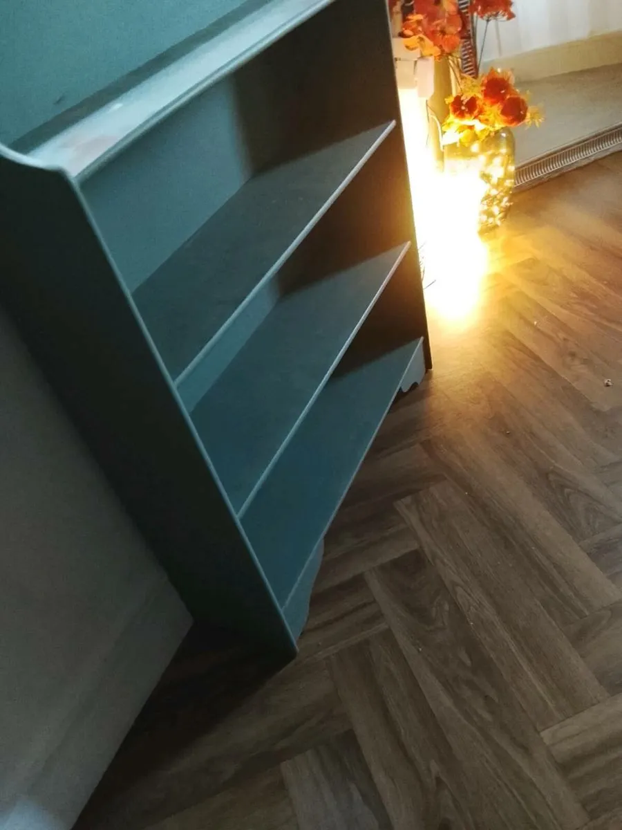 Green Shelf - Image 2