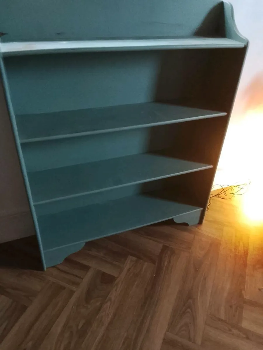Green Shelf - Image 3