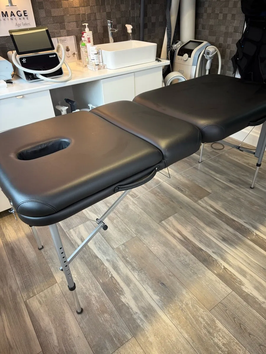 Affinity Portable Couch/ massage bed - Image 2