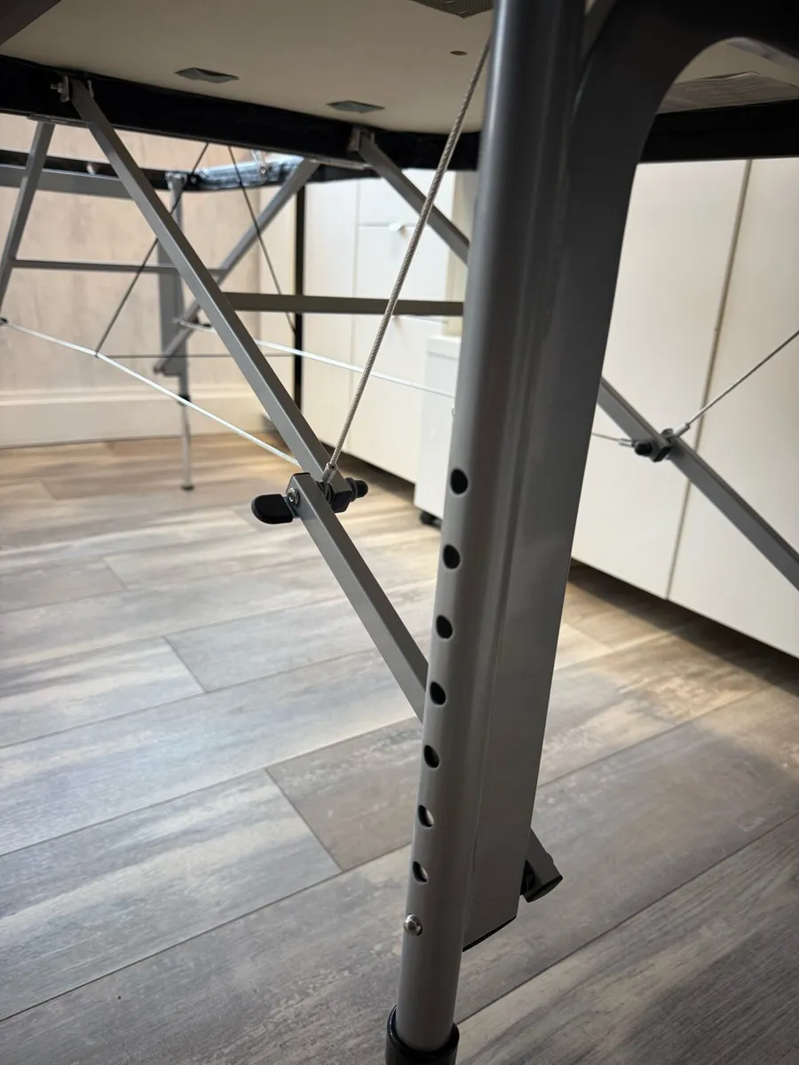 Affinity Portable Couch/ massage bed - Image 3