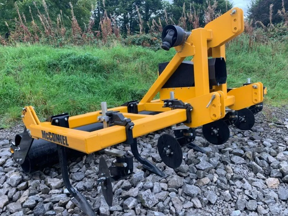 MCCONNEL 3M SHAKERATOR 4 LEG SUBSOILER - Image 1