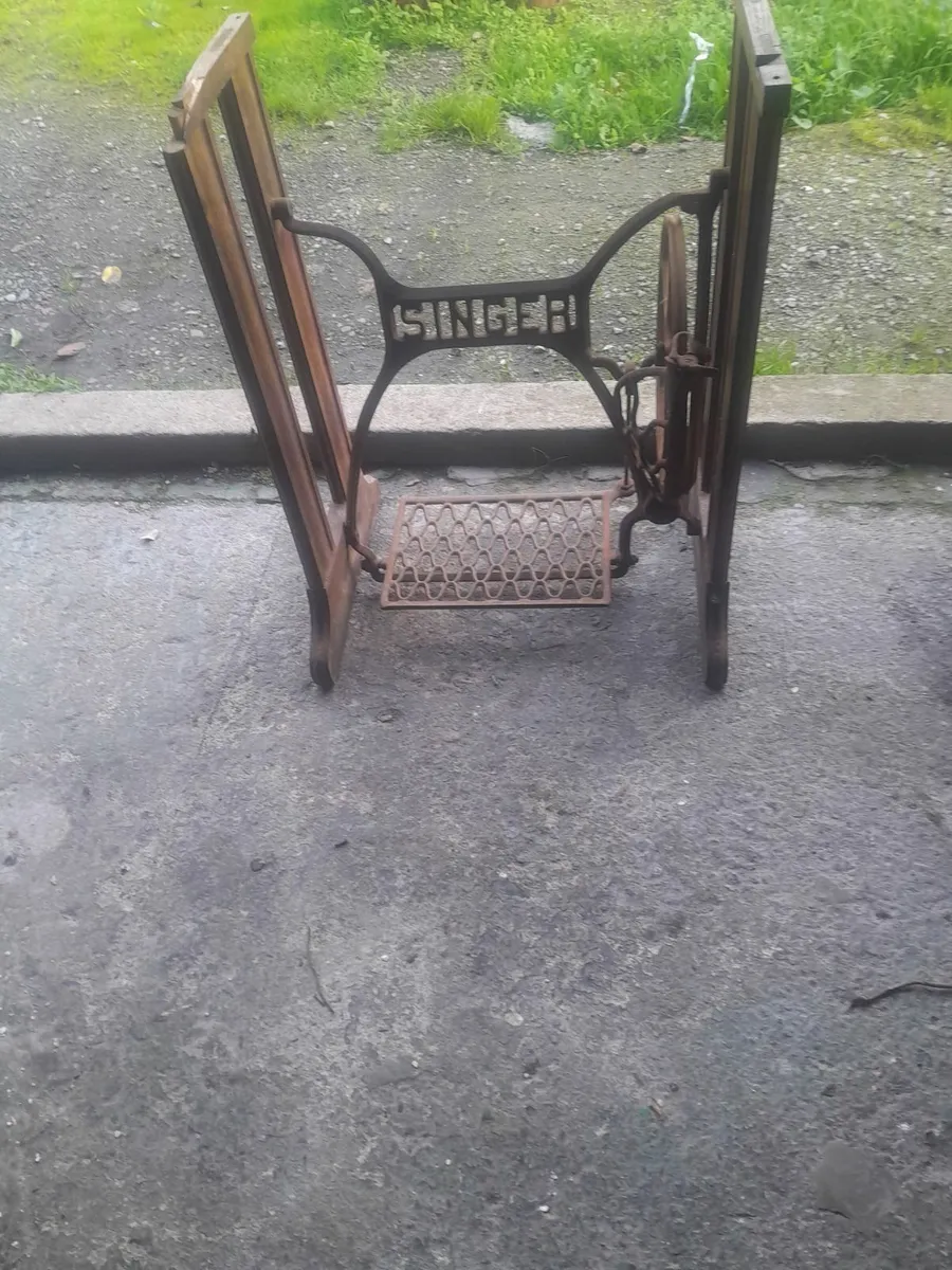 Vintage  singer sewing machine  frame - Image 4