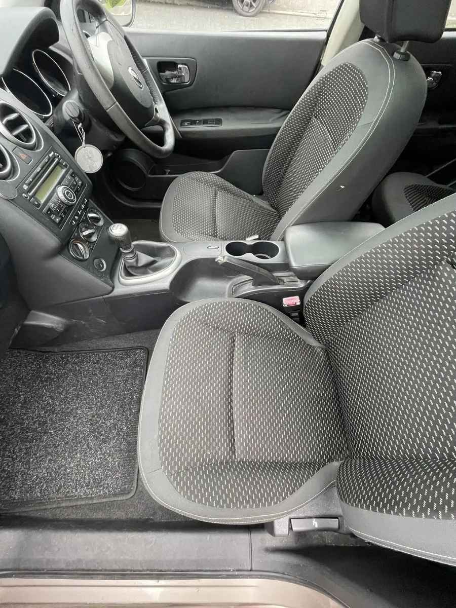 Nissan Qashqai+2 2010 - Image 4