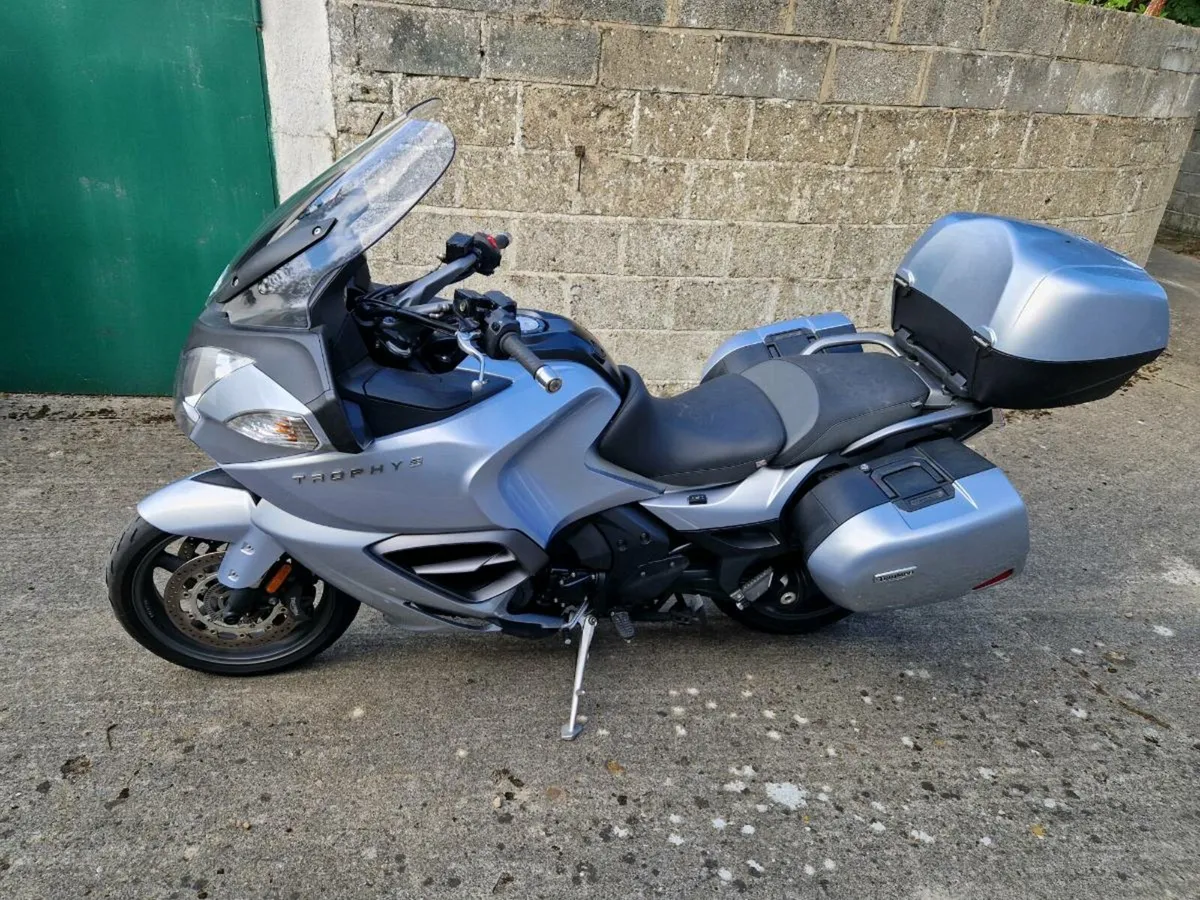 2013 Triumph Trophy SE - Image 1