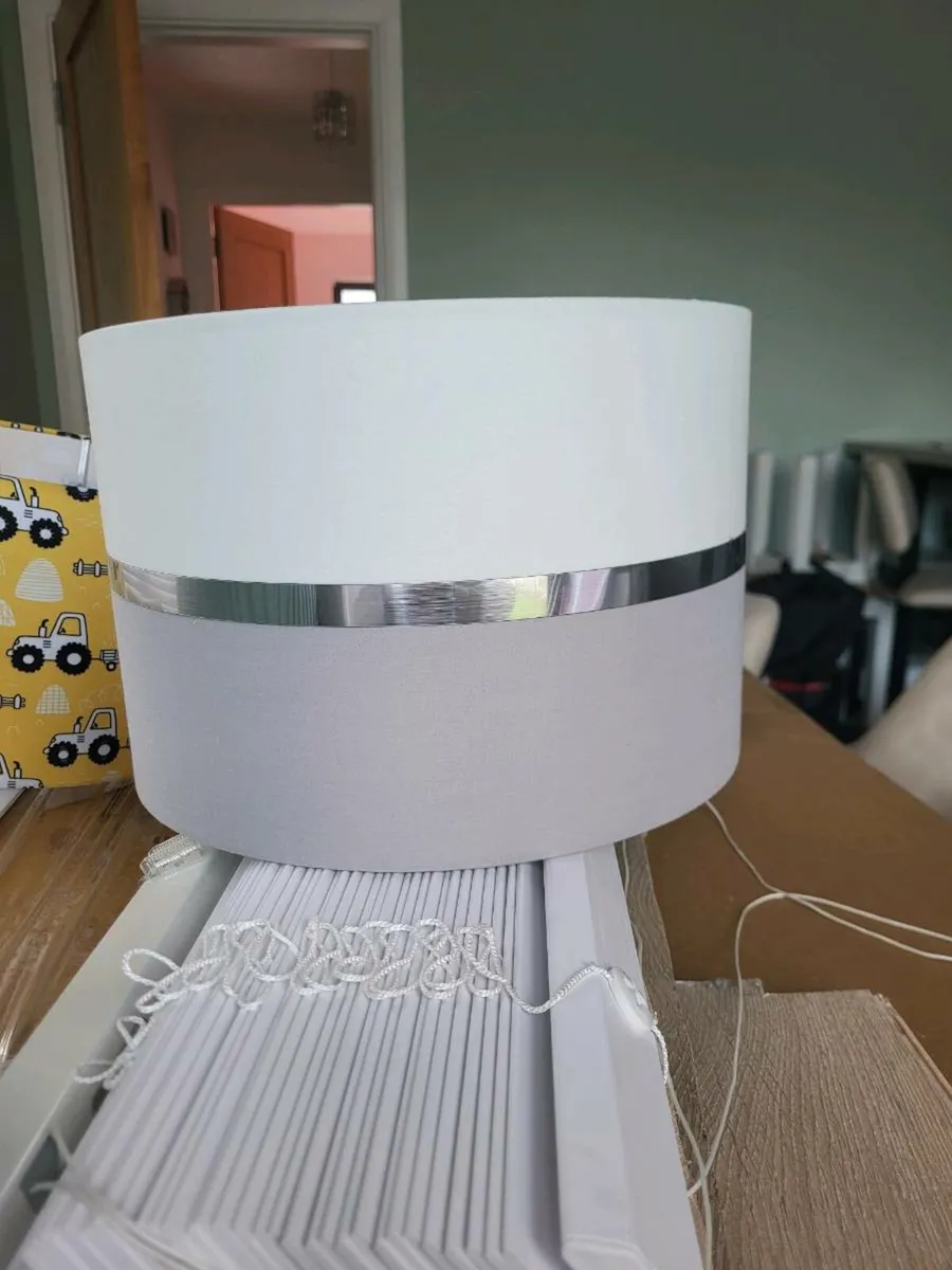 Lamp shade - Image 1