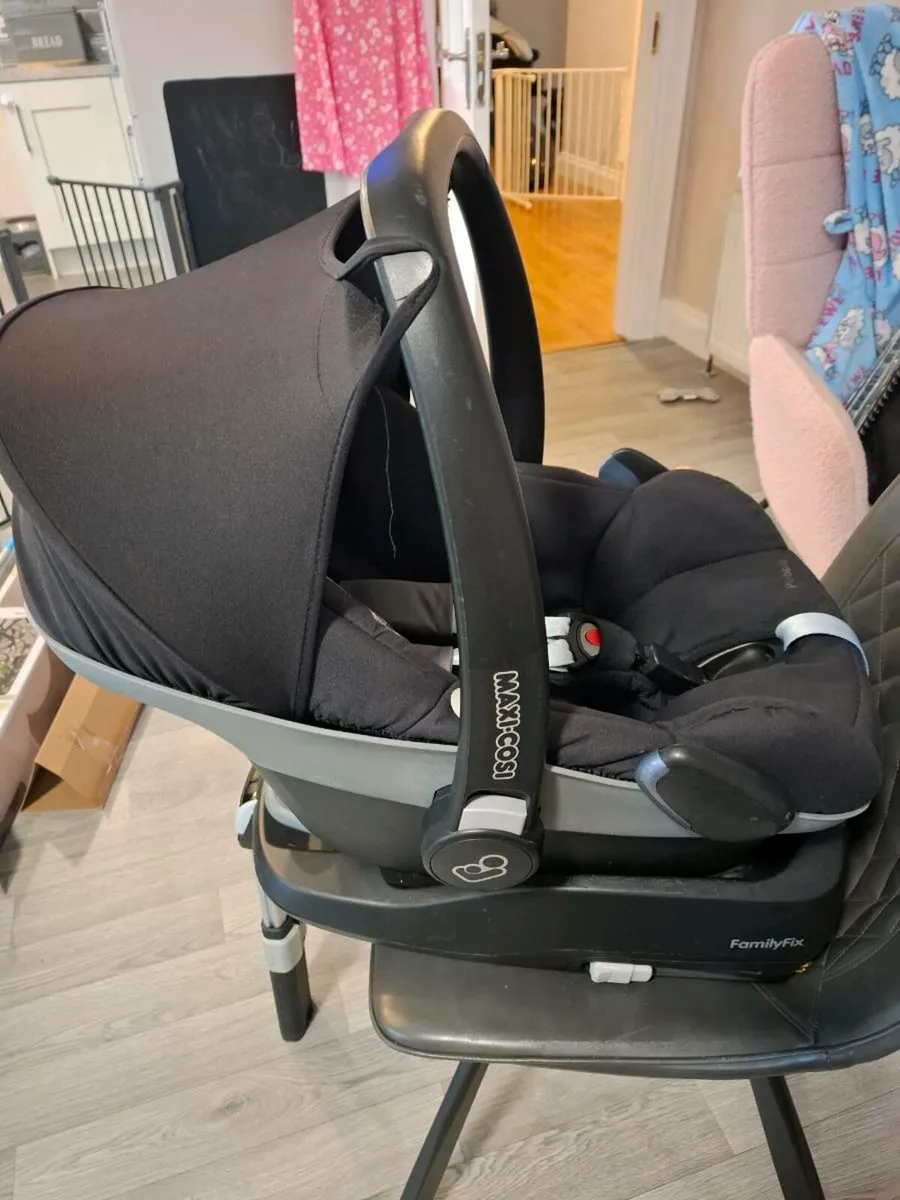 Maxi cosi car seats - Image 3