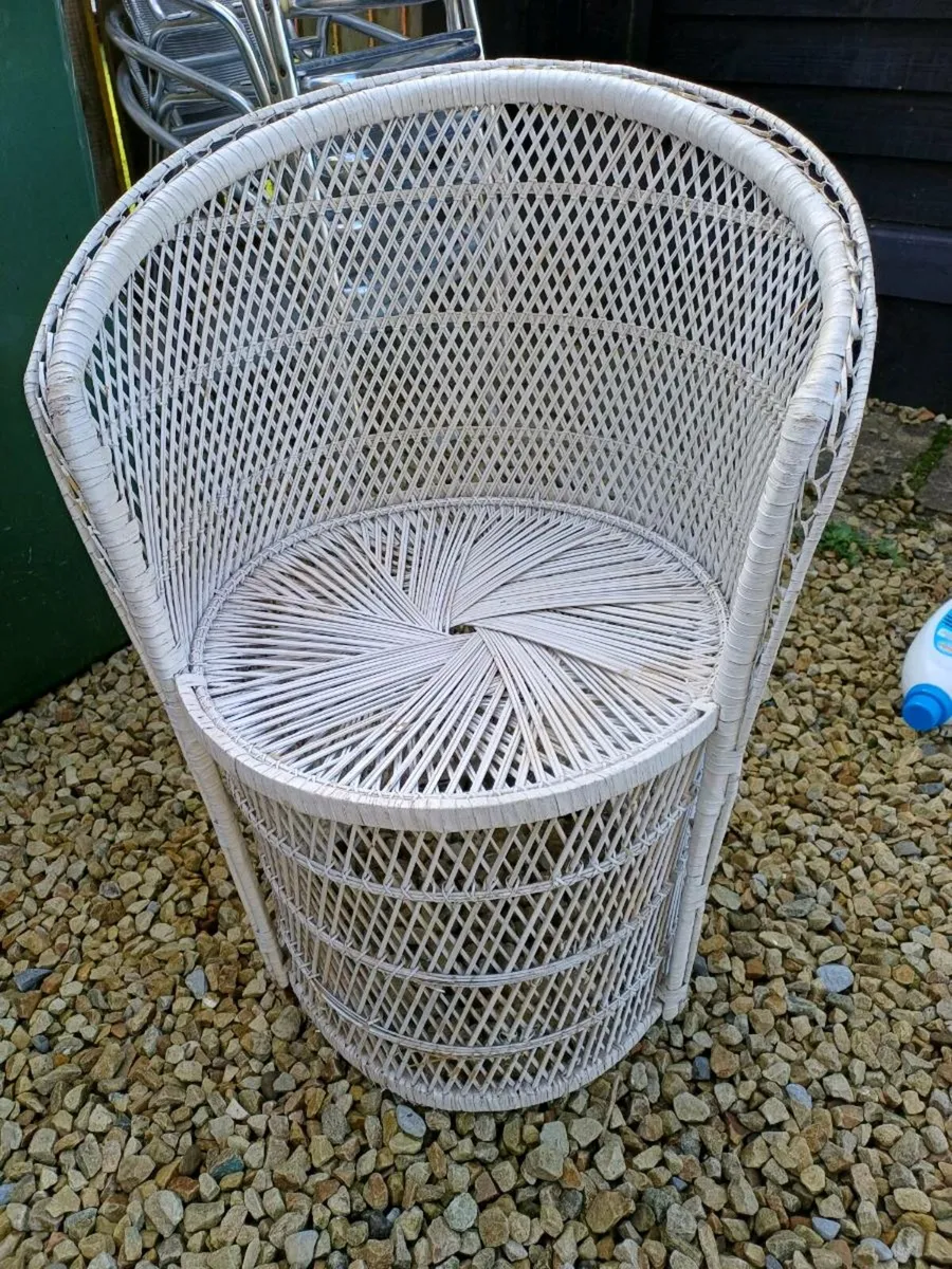 Vintage Peacock Throne Wicker Chair - Image 2