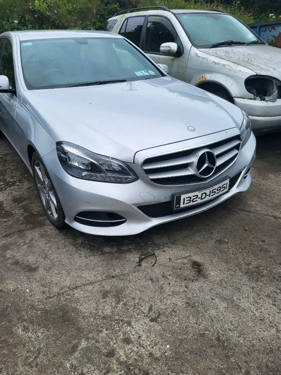 MERCEDES 300E - Image 1