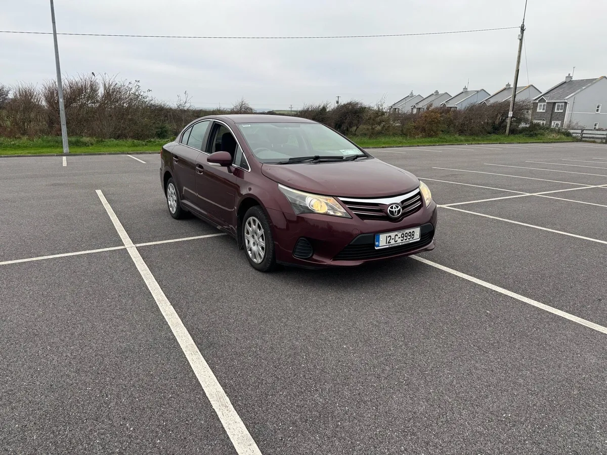 2012 Toyota Avensis - Image 1