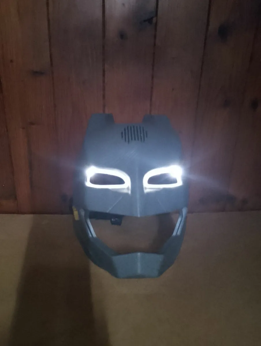 Halloween Batman mask voice and light - Image 1
