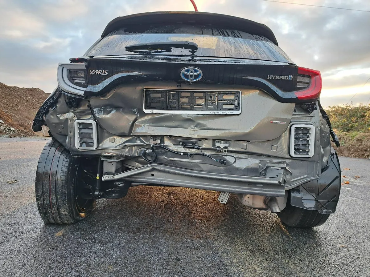 TOYOTA YARIS HYBRID AUTOMATIC 2022 - Image 4