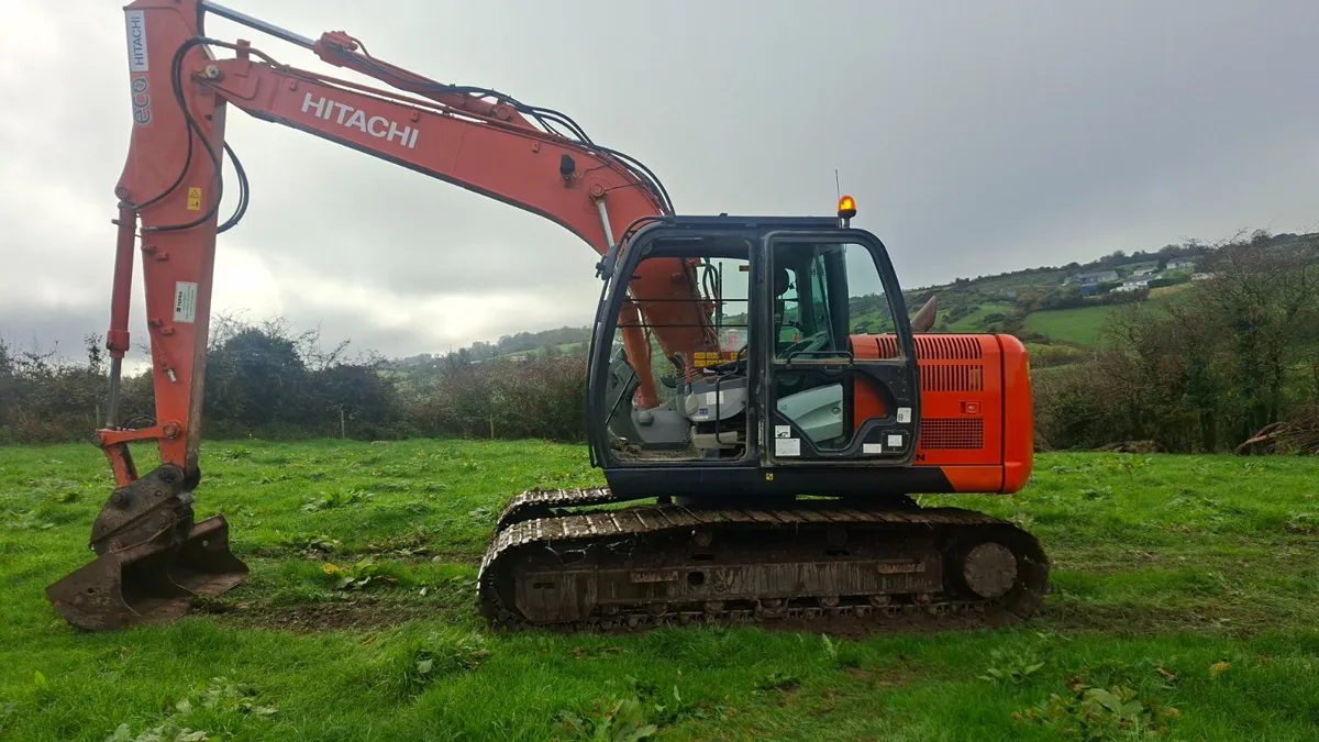 2015 Hitachi 130.5 - Image 2