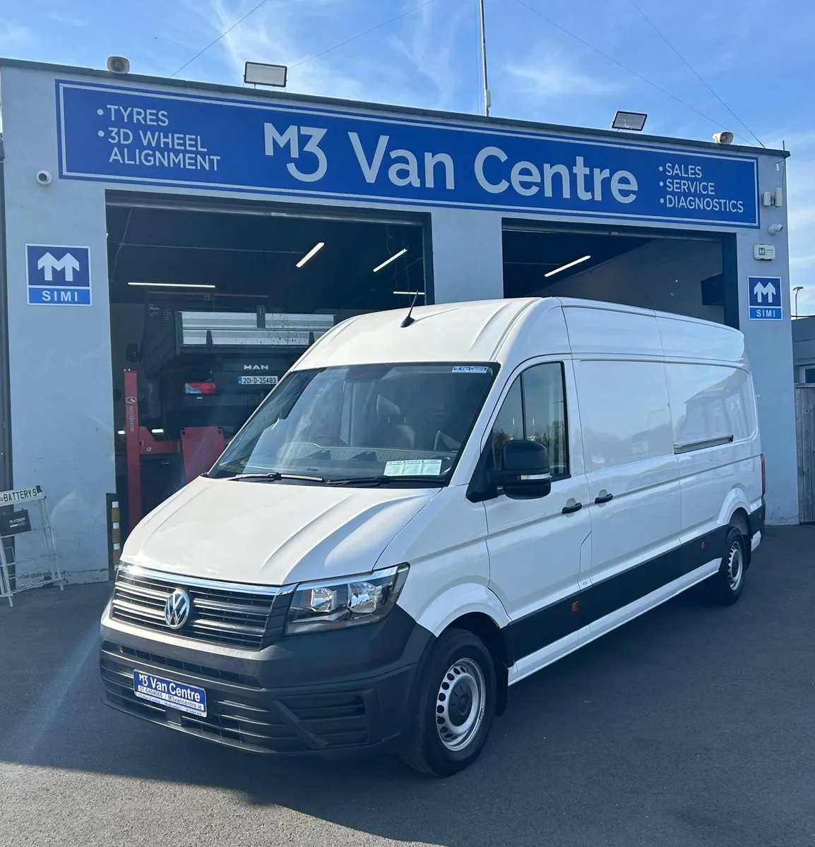 2023 VOLKSWAGEN CRAFTER CR35  VERY LOW MILES!!!! - Image 3
