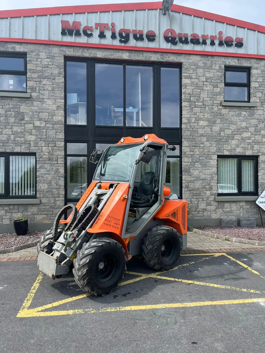 Castgroup Pixy 45-T Compact Wheeled Loader - Image 1