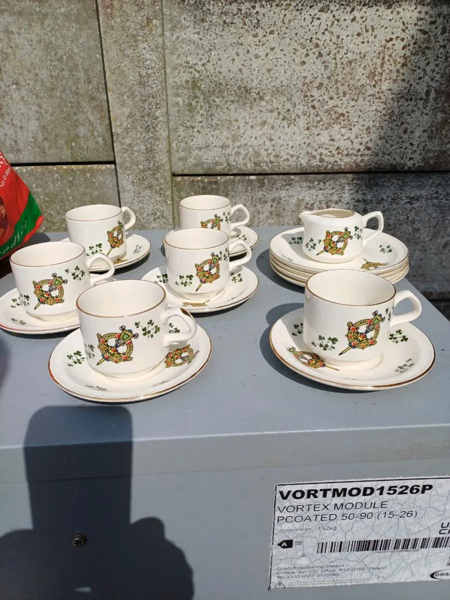 Vintage Carrigaline Teaset - Image 1