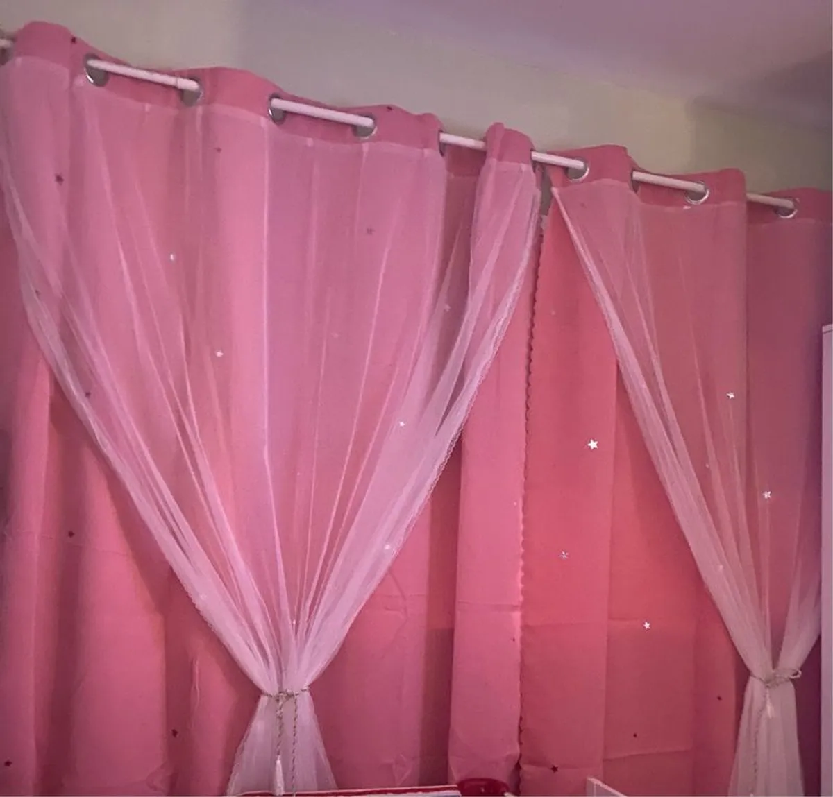 beautiful pink black out curtians w60/ 80 - Image 3