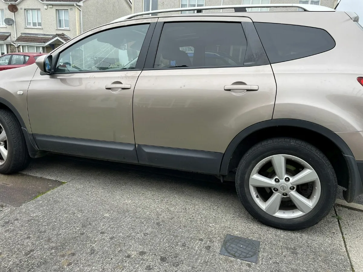 Nissan Qashqai+2 2010 - Image 2