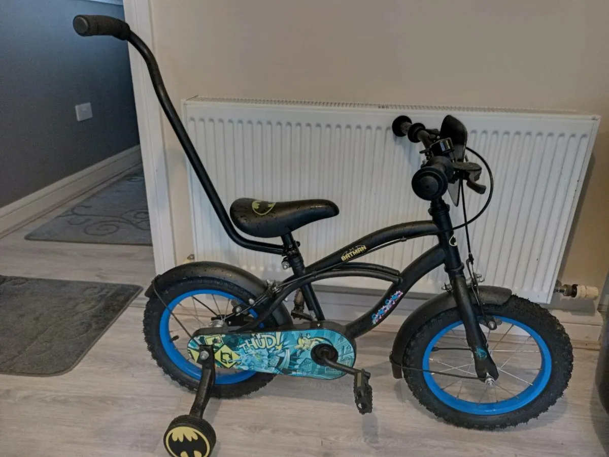 Kids batman bike size 14 inch wheels. - Image 1