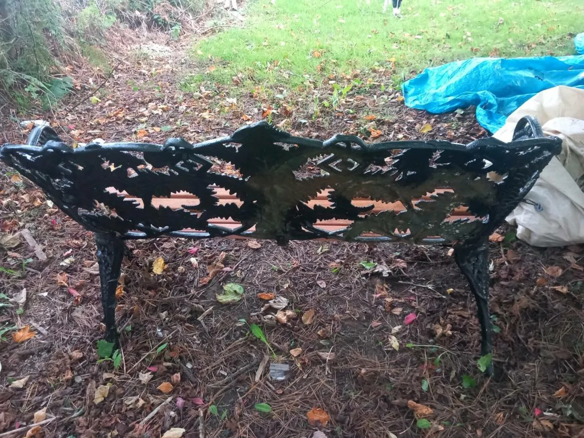 Cast iron 3 seater garden bench - Image 2