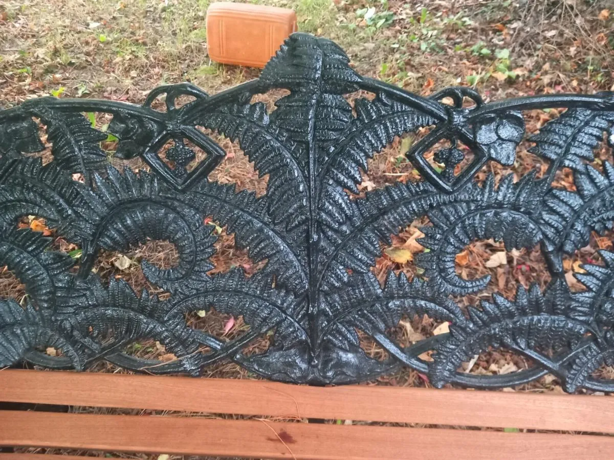 Cast iron 3 seater garden bench - Image 3