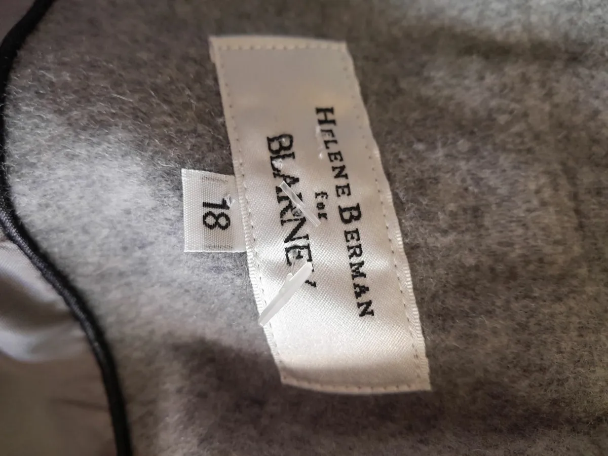 womens clothing - Image 2