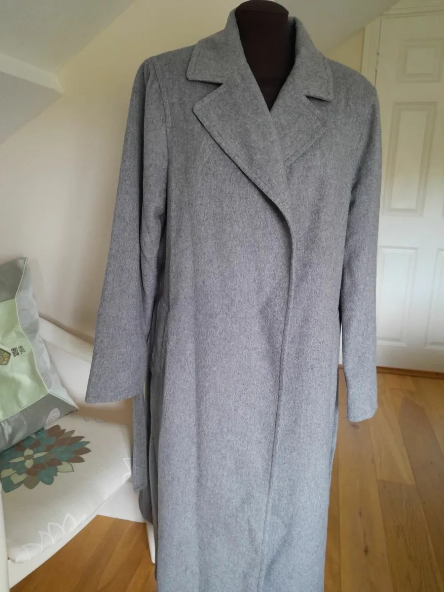 womens clothing - Image 1