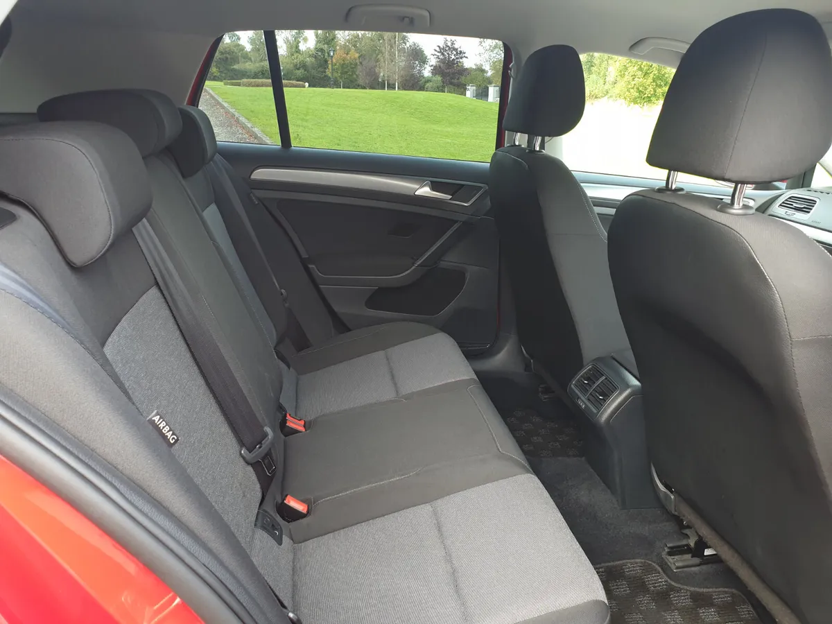 VOLKS GOLF/152/1.2 PETROL/AUTO TRANSMISSION - Image 4