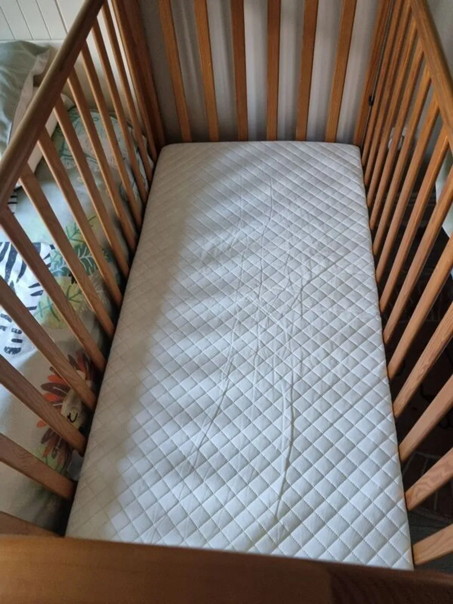 vintage baby cot - Image 3