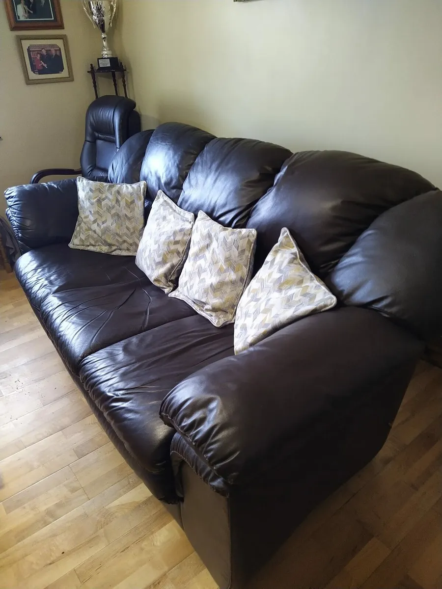 Three piece suite leather - Image 1